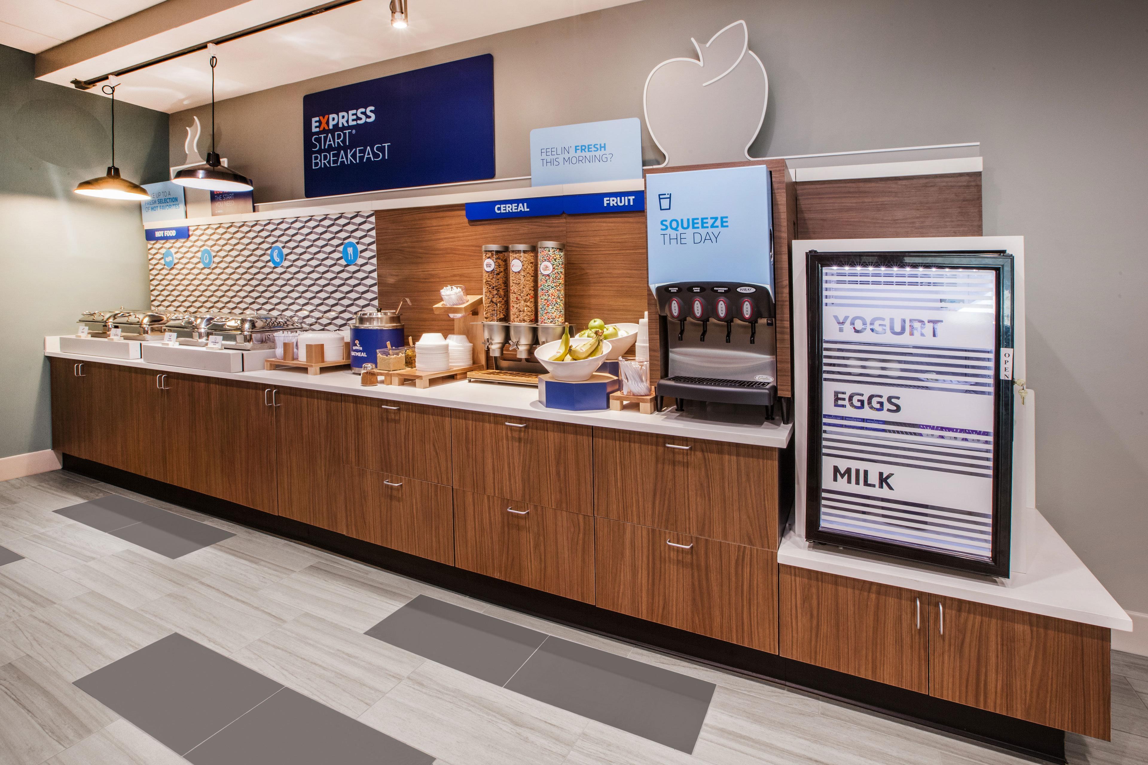 Holiday Inn Express & Suites - Dodge City By Ihg Bagian luar foto