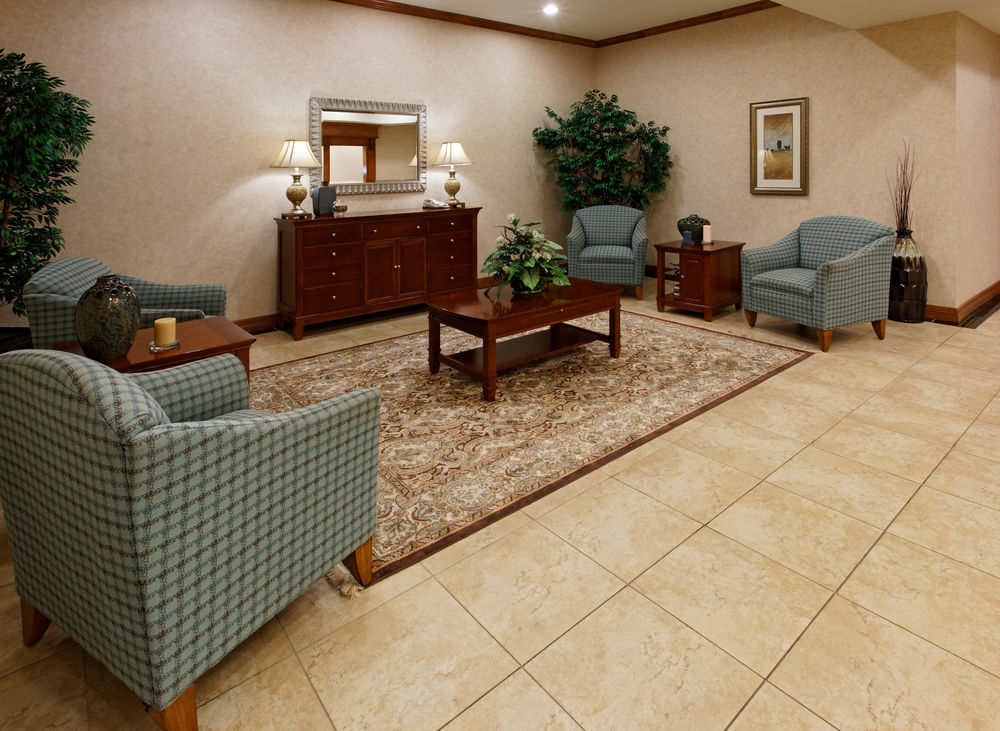 Holiday Inn Express & Suites - Dodge City By Ihg Bagian luar foto